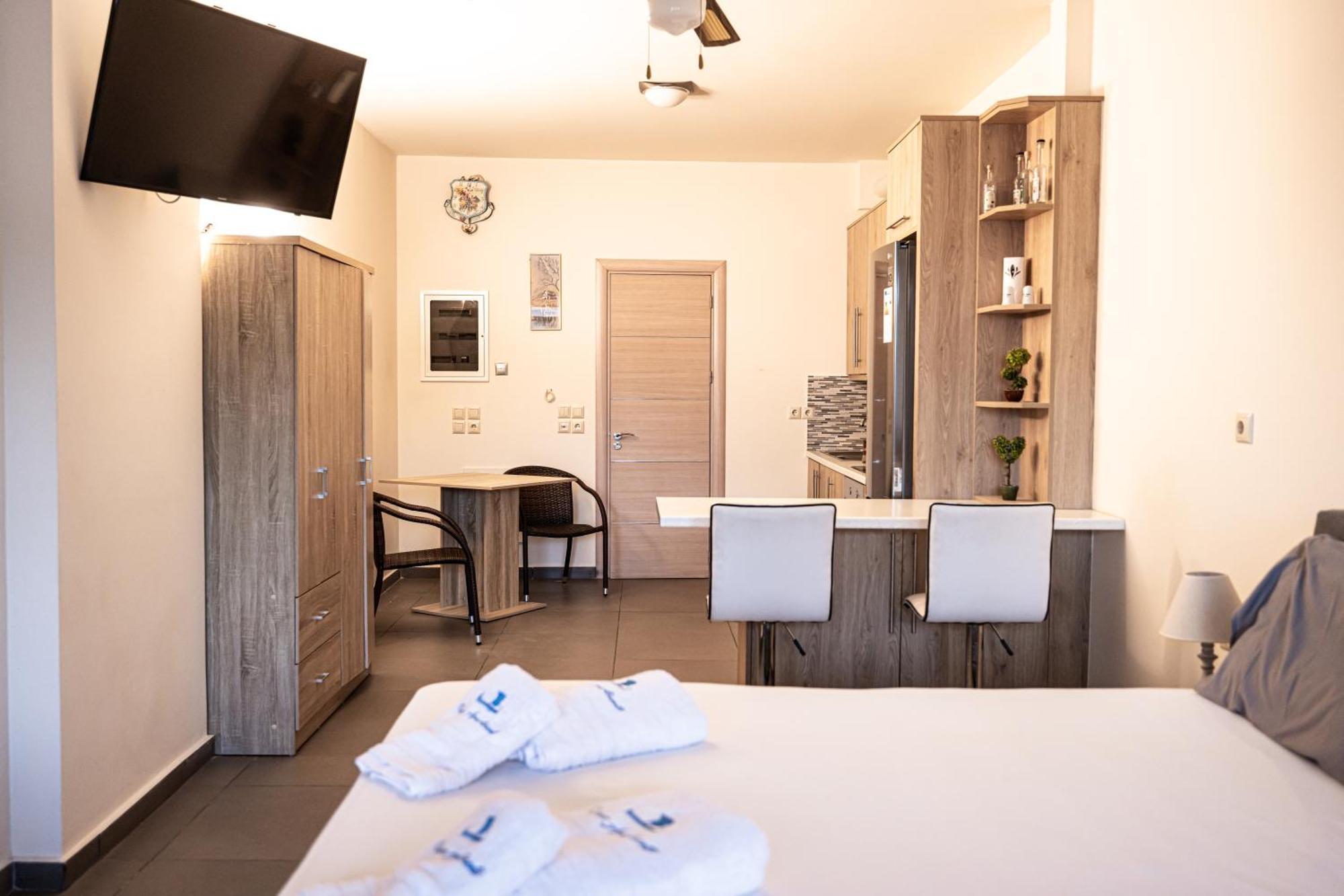 Filippos Apartments 阿马林索斯 外观 照片